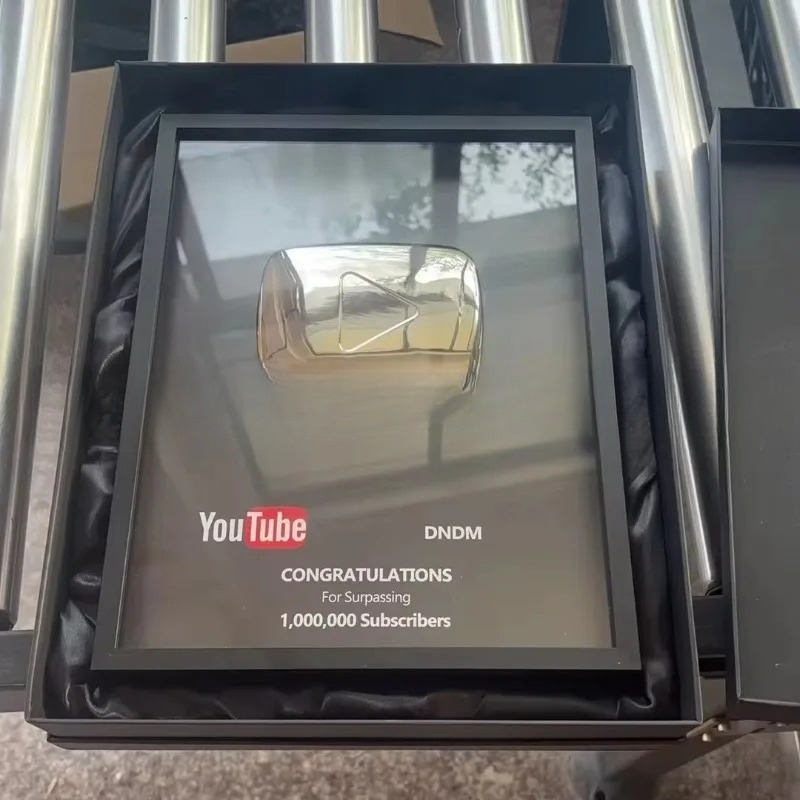 Board Game Youtube - โลโก้ปุ่มเกม YouTube และ Bilibili รางวัลโลโก้ทองคำ งานโลหะสั่งทำ